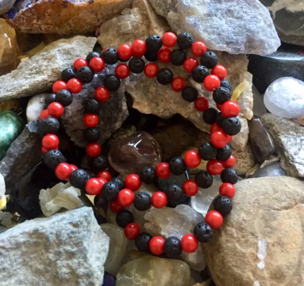Hovedbilde Armbånd Lava og Rød Korall ...